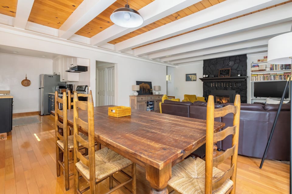 Dining Area 2