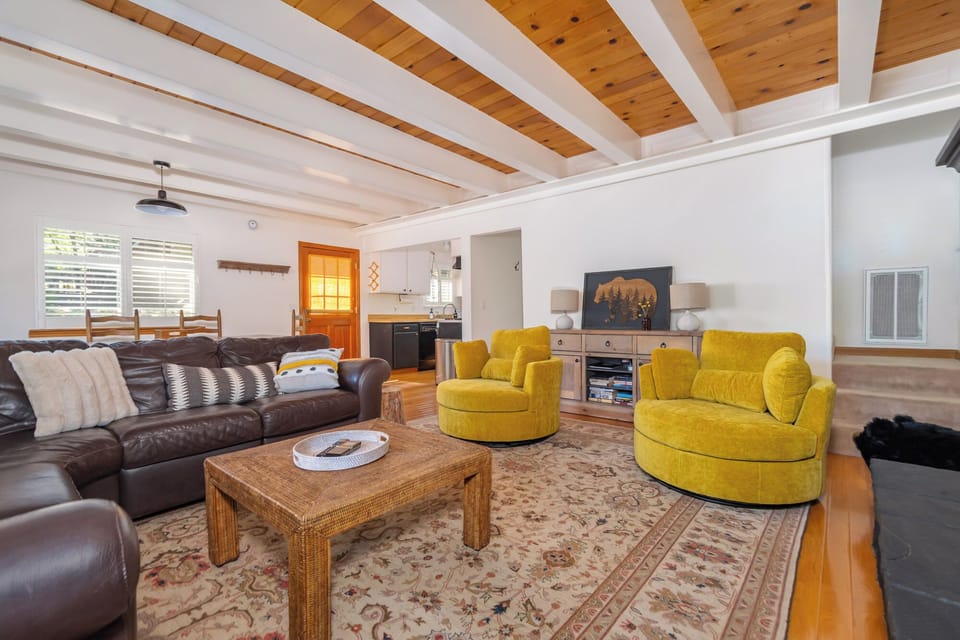 Living Area 4
