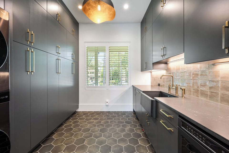 49 Sea Lane | Massive walk-in pantry & main level laundry room - 49 Sea Lane | Massive walk-in pantry & main level laundry room
