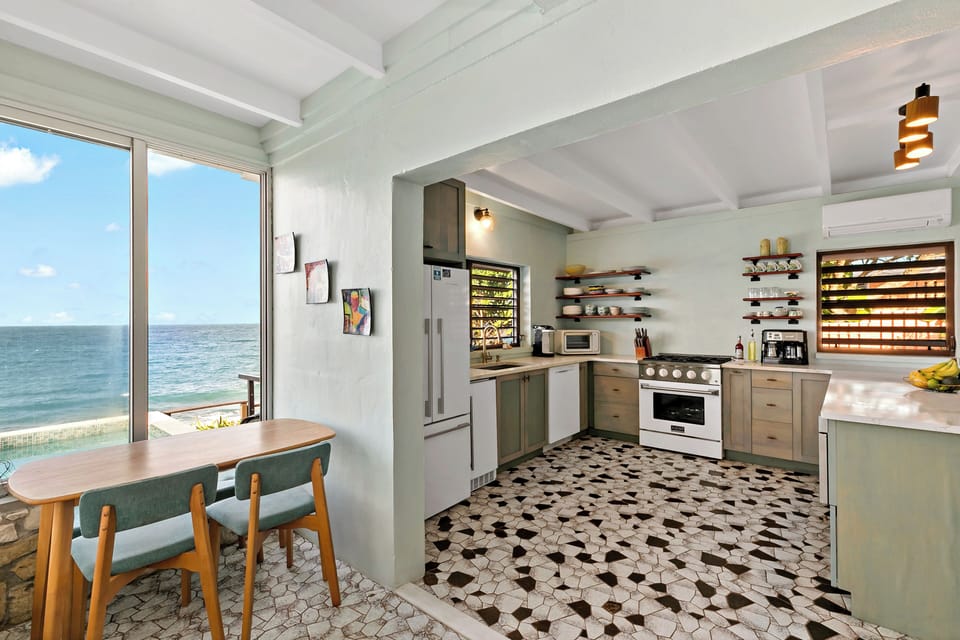 WORK/BREAKFAST NOOK
