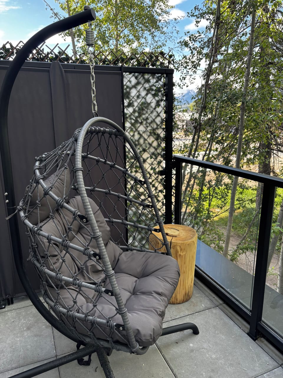 Relaxing balcony amenities. 