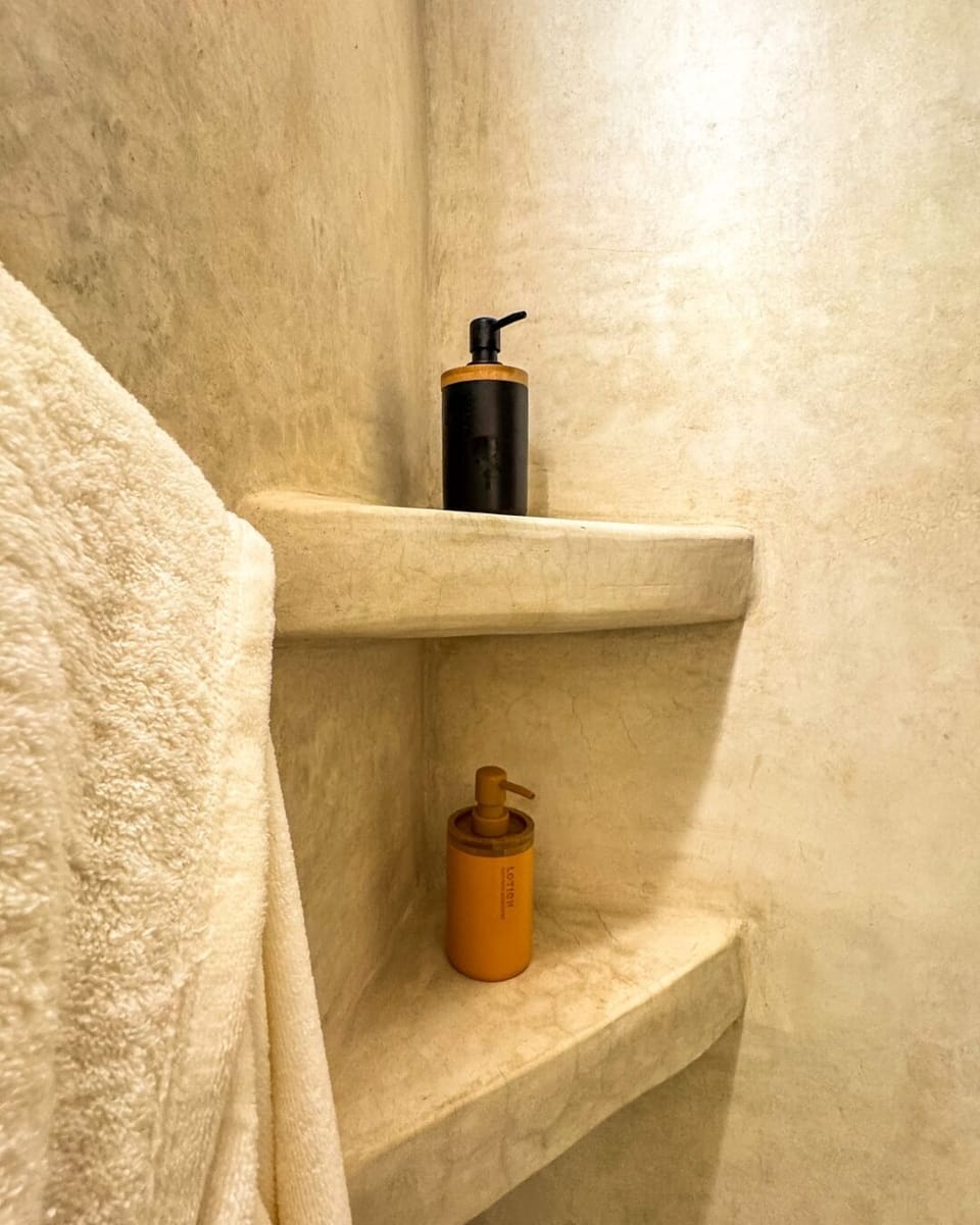 Deluxe Double Room, Pool View | Bathroom | Free toiletries, hair dryer, bathrobes, slippers