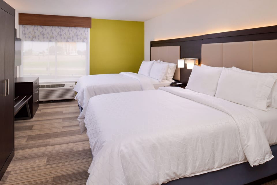 1 bedroom, premium bedding, down comforters, pillowtop beds