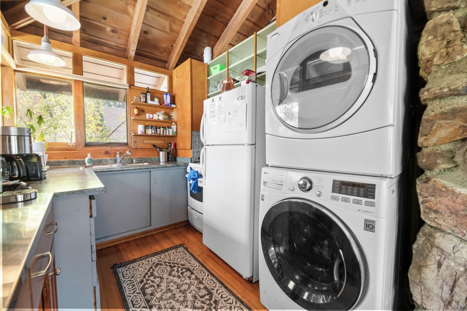 Basic Cabin, Patio, Mountain View | Laundry