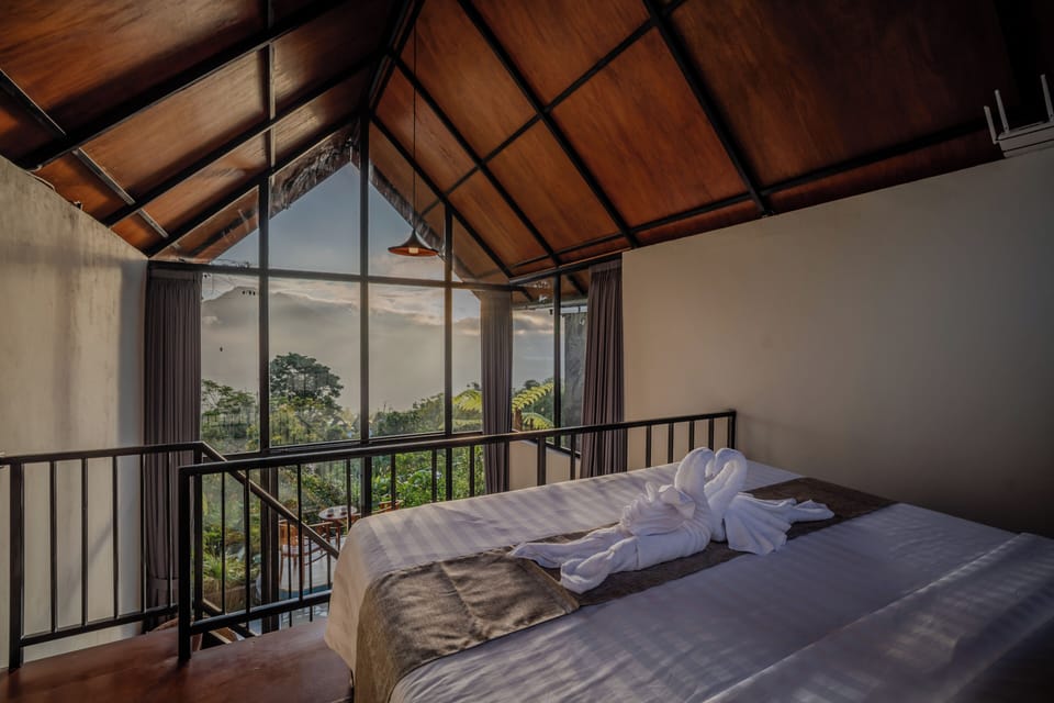 Deluxe Suite, Mountain View | Desk, laptop workspace, free WiFi
