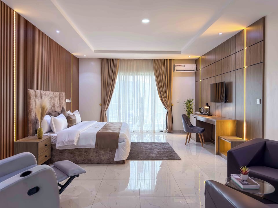 Presidential Room, Balcony, Mountain View | Laptop workspace, free WiFi, bed sheets