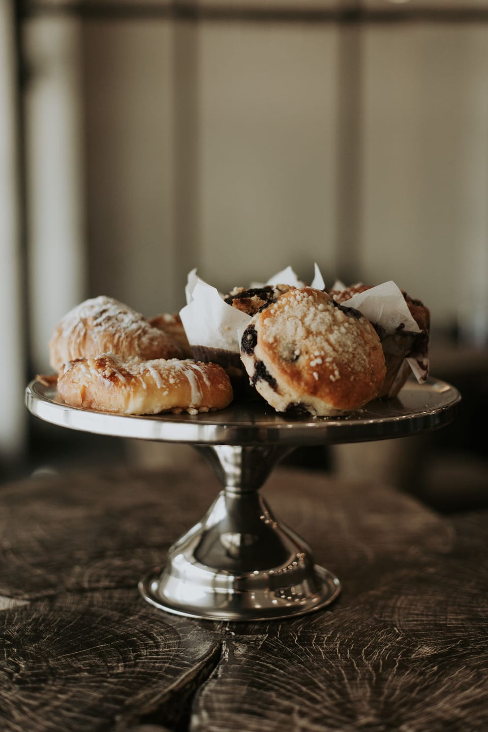 Continental breakfast for a fee on weekends