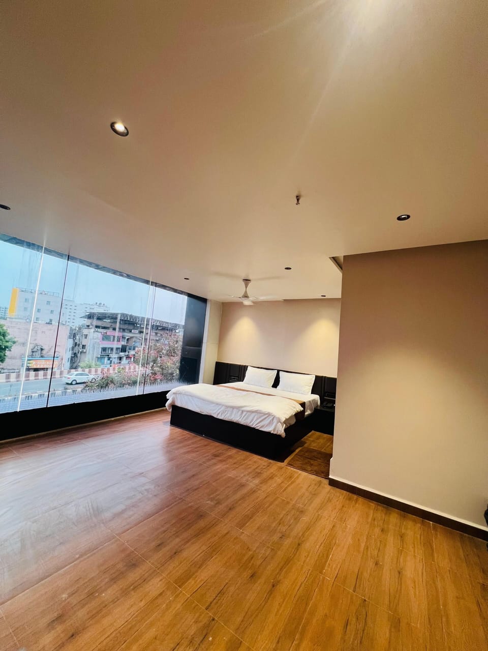 Luxury Room, City View | Laptop workspace, free WiFi