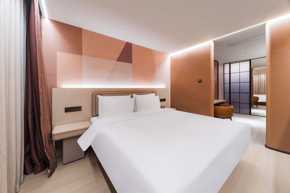 Standard Double Room | In-room safe, blackout drapes, soundproofing, iron/ironing board