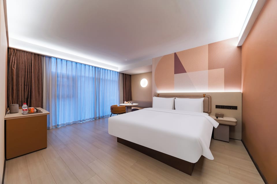 Business Double Room | In-room safe, blackout drapes, soundproofing, iron/ironing board
