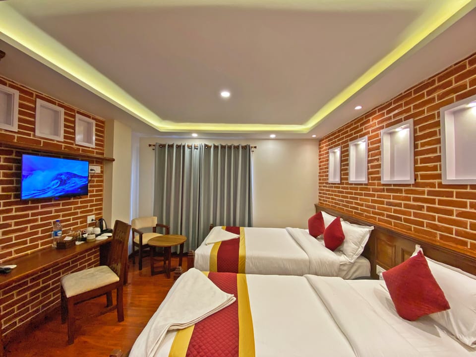 Deluxe Double or Twin Room, City View | Desk, laptop workspace, soundproofing, free WiFi