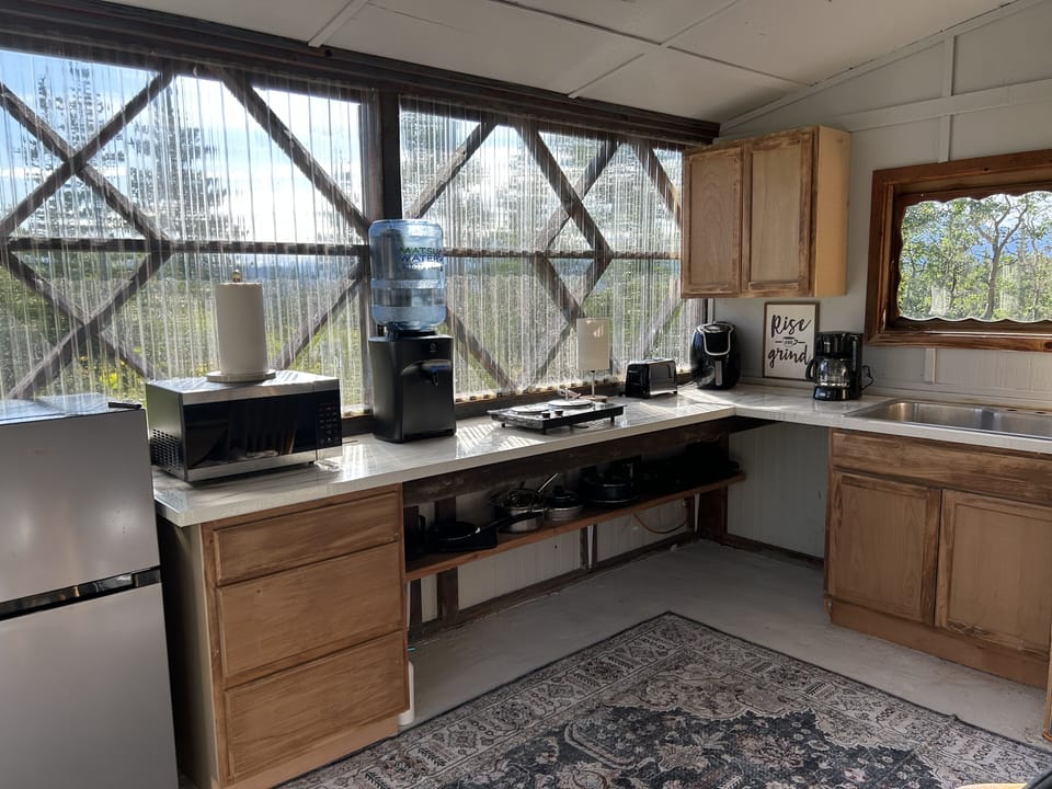 Lots of items available for your kitchen use.