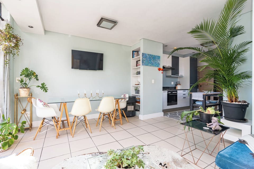 Luxury Apartment, Balcony, Mountain View | Iron/ironing board, free WiFi