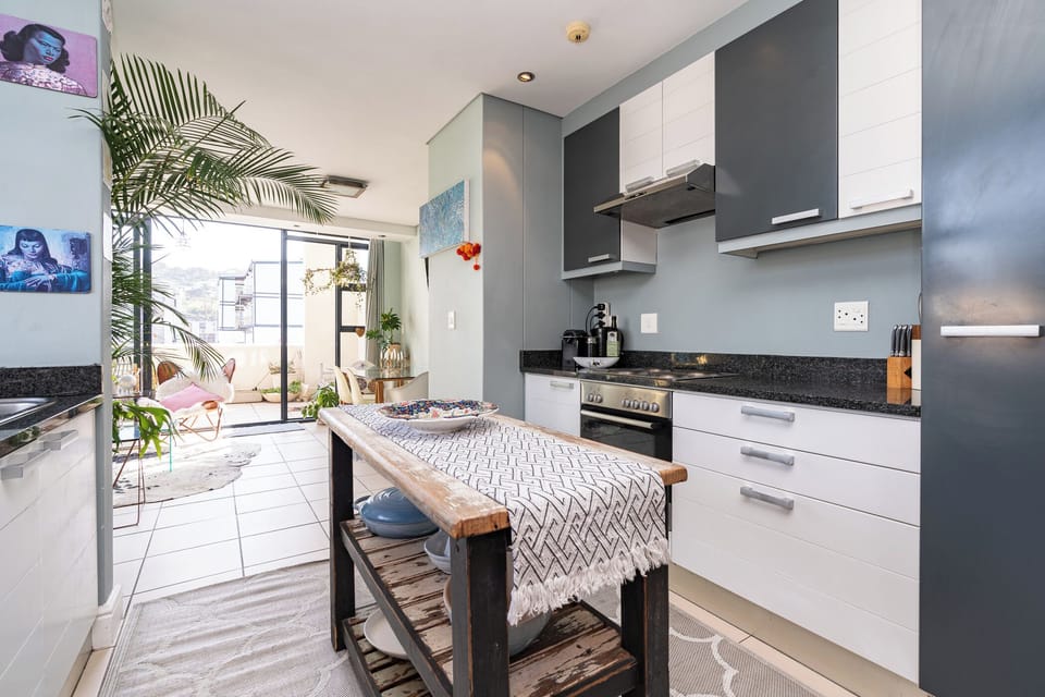 Luxury Apartment, Balcony, Mountain View | Iron/ironing board, free WiFi