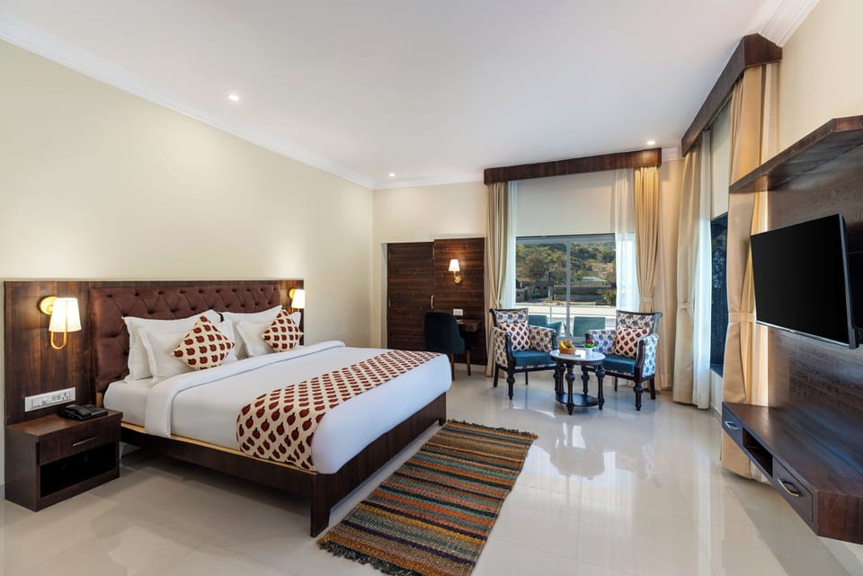 Luxury Double Room | Desk, laptop workspace, soundproofing, WiFi (free)