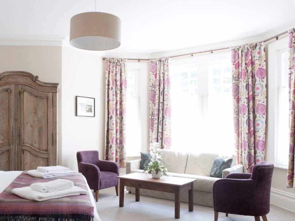 Double Room | In-room safe, individually decorated, desk, iron/ironing board