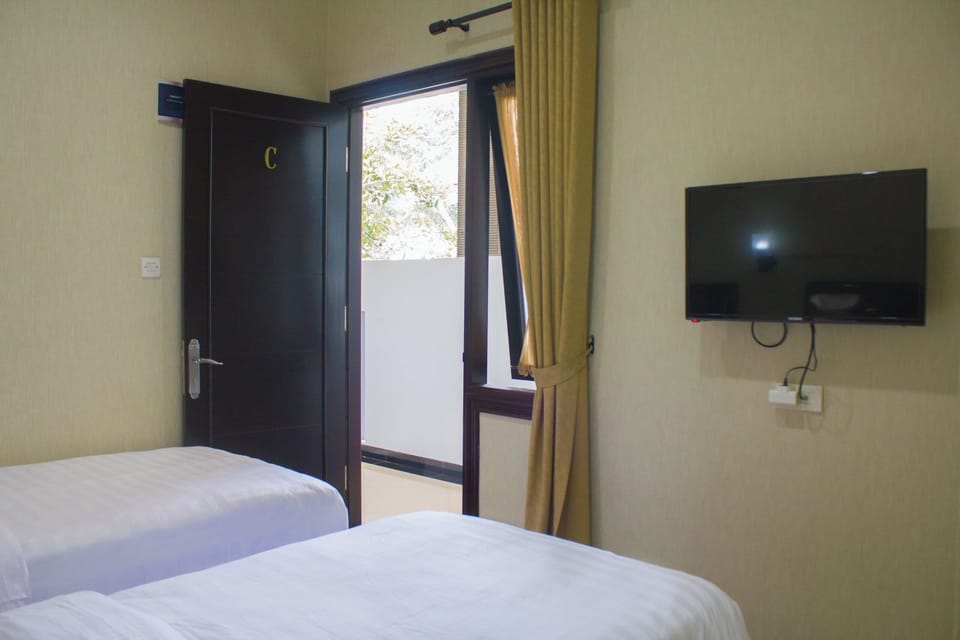 Standard Twin Room | Desk, free WiFi