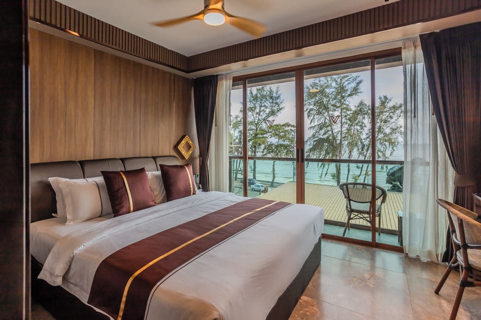 Deluxe Room, 1 King Bed, Sea View | View from room