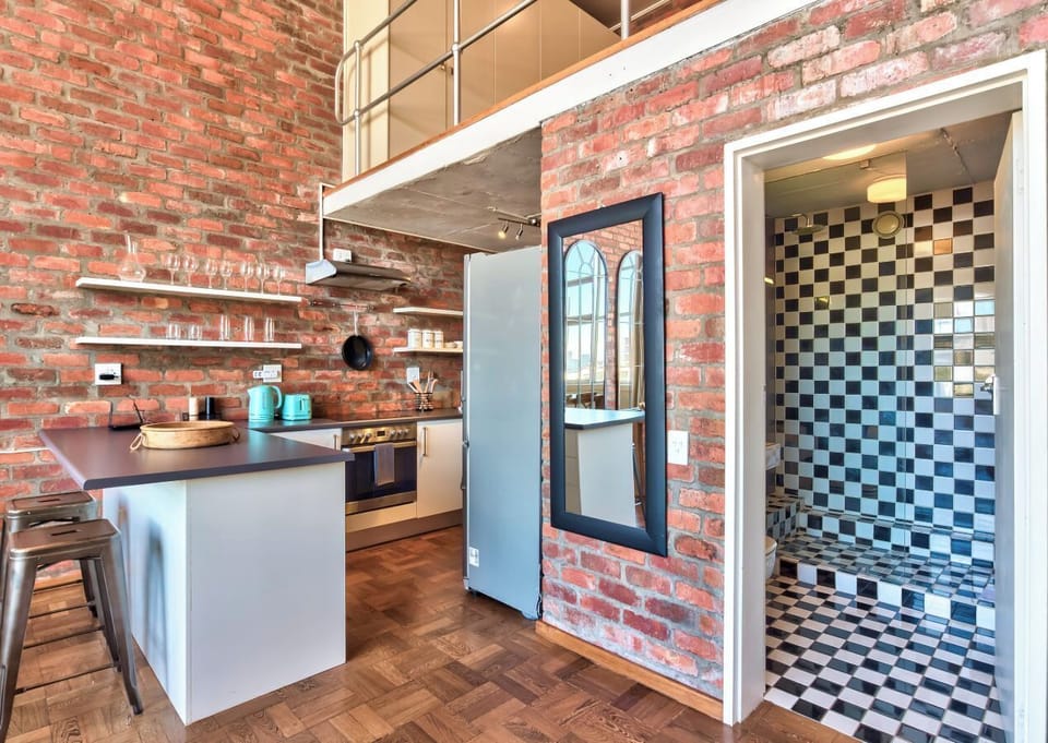 Luxury Loft, Mountain View | Iron/ironing board, free WiFi