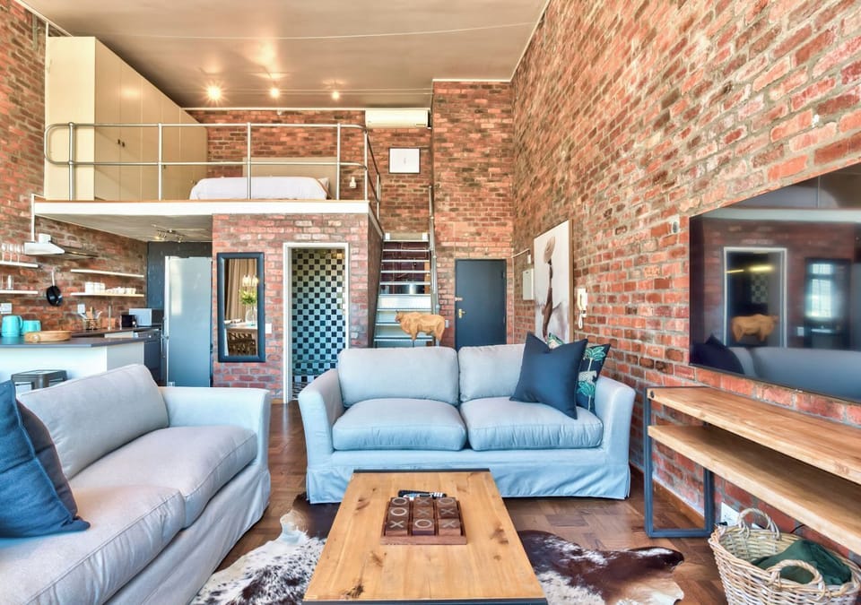 Luxury Loft, Mountain View | Iron/ironing board, free WiFi