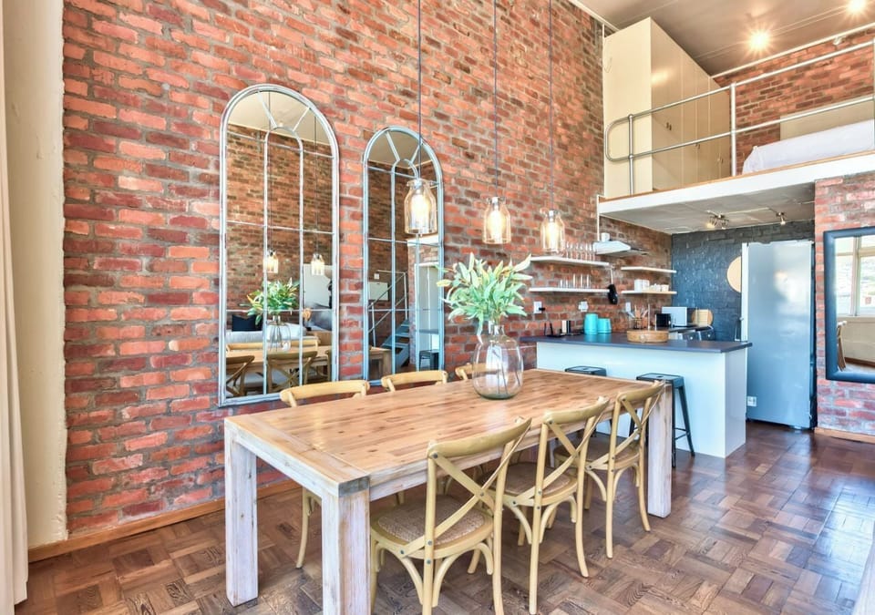 Luxury Loft, Mountain View | Iron/ironing board, free WiFi