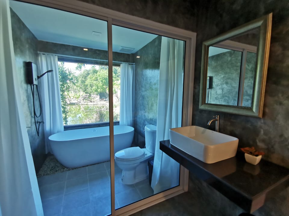 Superior Room, Garden View | Room amenity