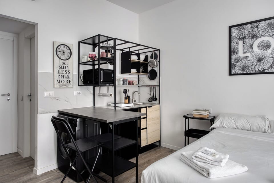 Apartment, 2 Bedrooms, 2 Bathrooms | Desk, laptop workspace, iron/ironing board, free WiFi