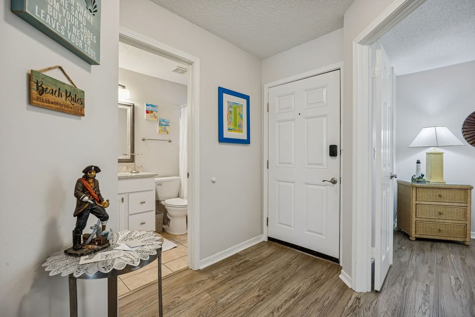 508 Main Floor Master with Queen and Full Bath - New LVP throughout