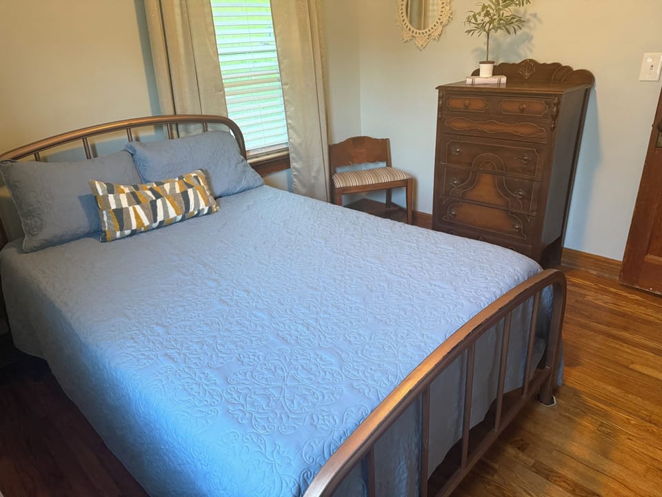 Bedroom 2 - full size bed bathroom