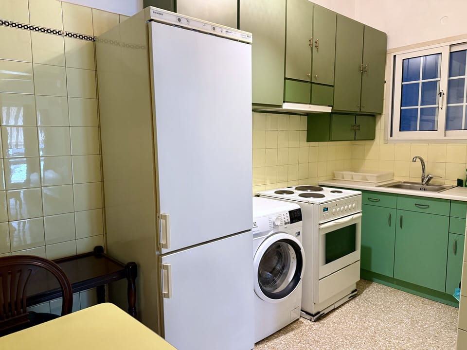 Apartment, Balcony | Private kitchen | Fridge, oven, stovetop, espresso maker