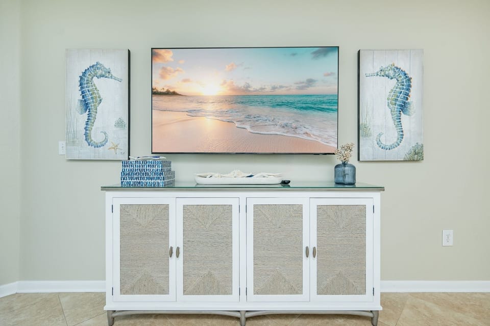Condo, 3 Bedrooms | Interior