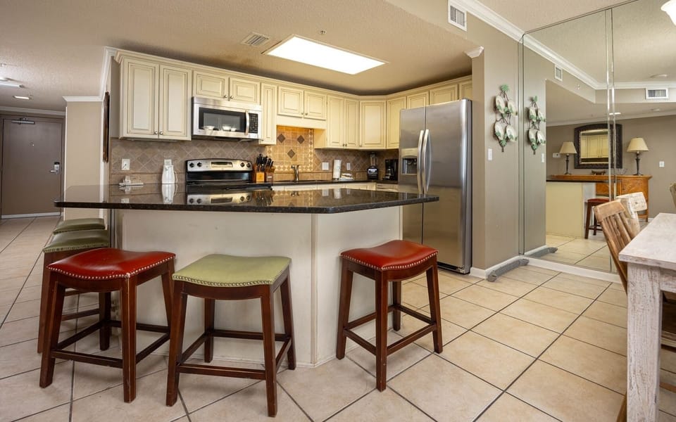 Condo, 3 Bedrooms | Private kitchen | Coffee/tea maker, fridge, oven