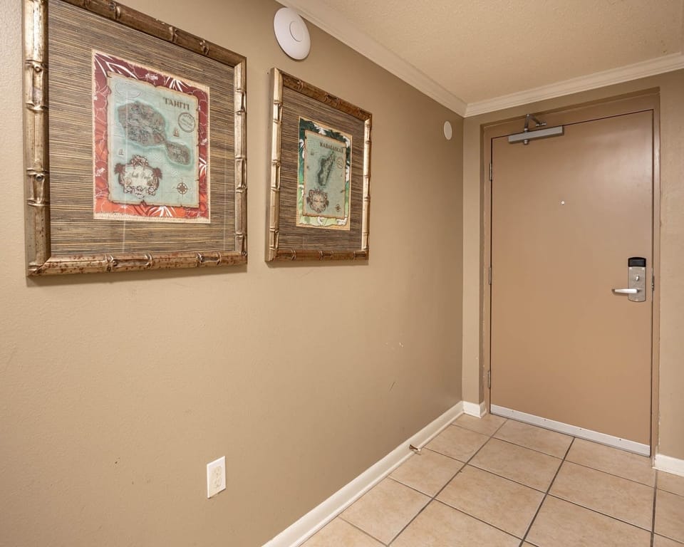 Condo, 3 Bedrooms | Interior