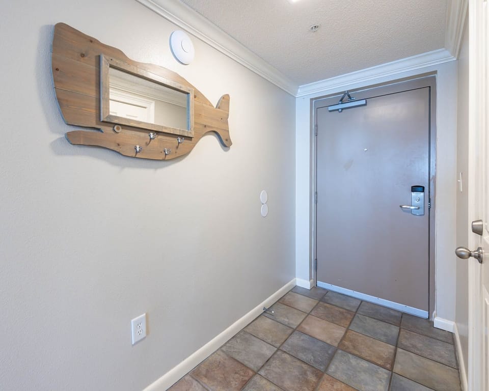 Condo, 3 Bedrooms | Interior