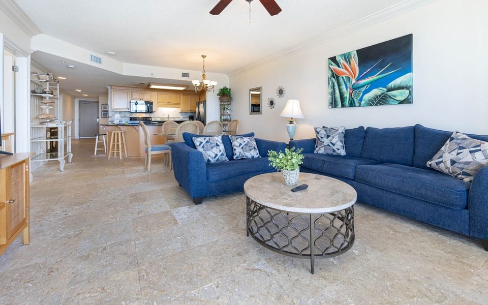 Condo, 3 Bedrooms | Living area