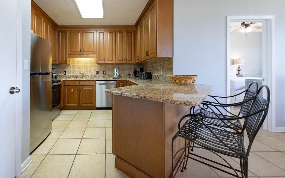 Condo, 3 Bedrooms | Private kitchen | Coffee/tea maker, fridge, oven