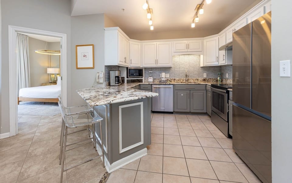 Condo, 3 Bedrooms | Private kitchen | Coffee/tea maker, fridge, oven