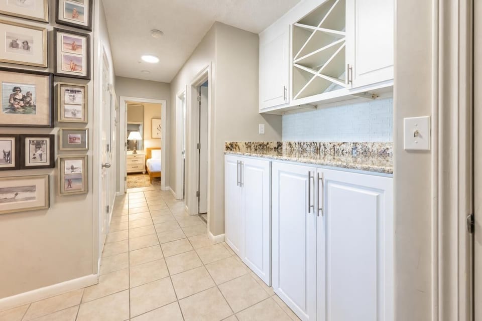 Condo, 3 Bedrooms | Interior