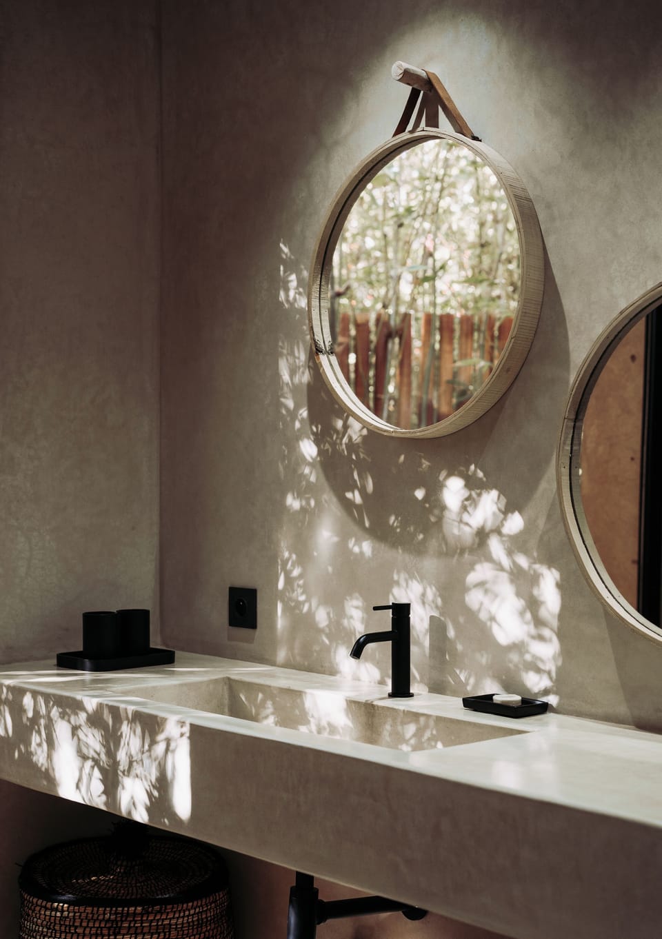 Suite Orangeraie | Bathroom | Free toiletries, hair dryer, bathrobes, towels