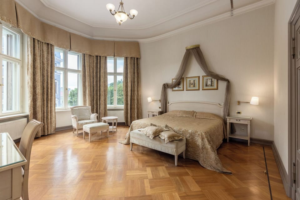 Romantic Double Room, Park View | Desk, free WiFi