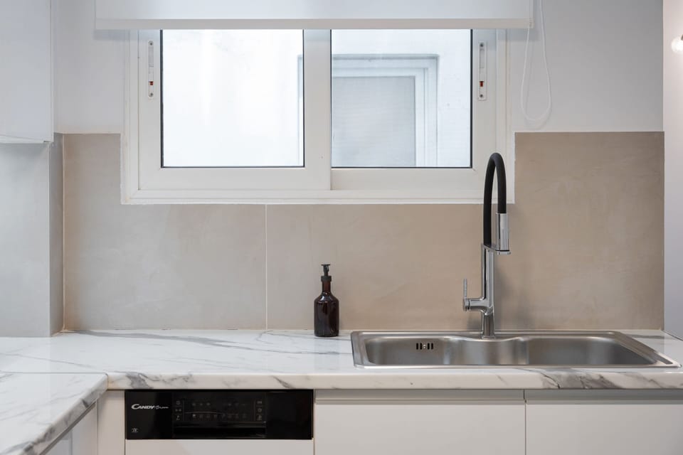 Deluxe Apartment, Balcony | Private kitchen | Full-size fridge, oven, stovetop, dishwasher