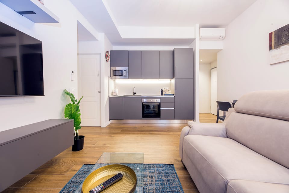 Apartment, 3 Bedrooms, 2 Bathrooms | Living area | 43-inch Smart TV with digital channels