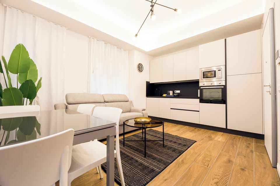Apartment, 3 Bedrooms, 2 Bathrooms | Living area | 43-inch Smart TV with digital channels