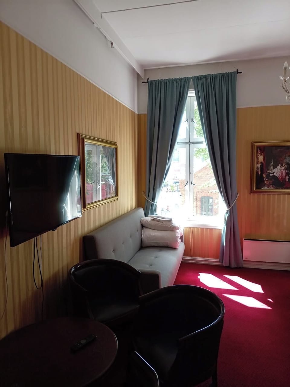 Basic Triple Room | WiFi (free), bed sheets