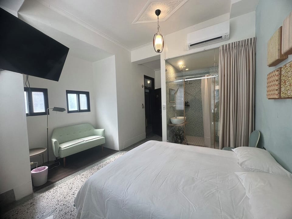 Standard Double Room | Free WiFi