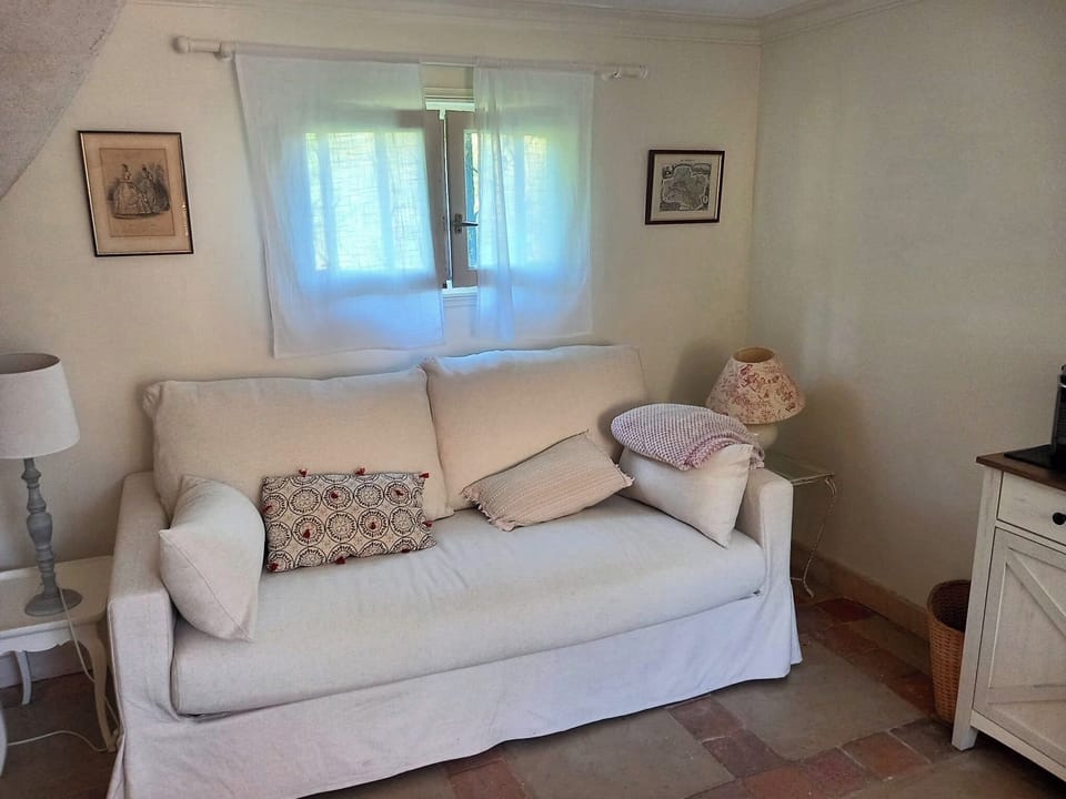 Classic House, Garden View | Living area