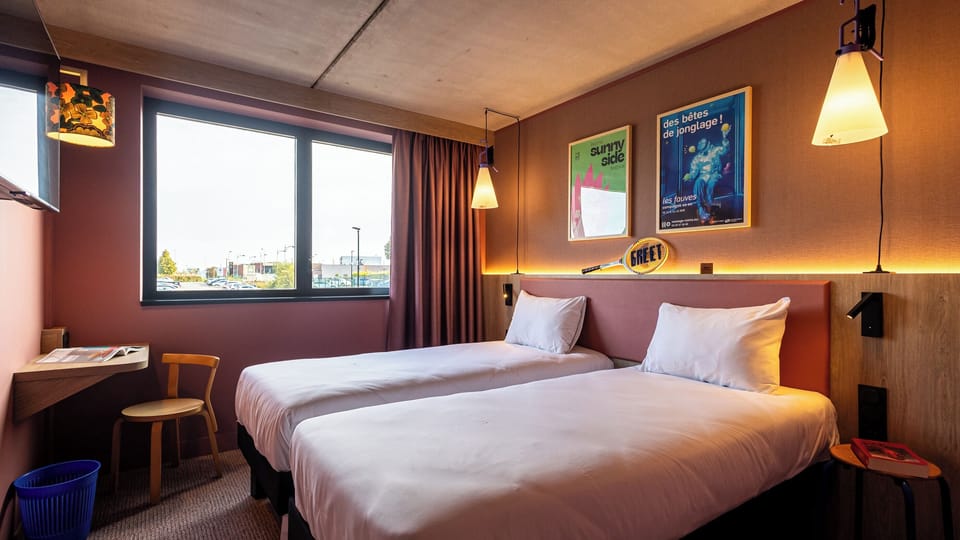 Room, 2 Twin Beds (POP) | Soundproofing, WiFi (free), bed sheets