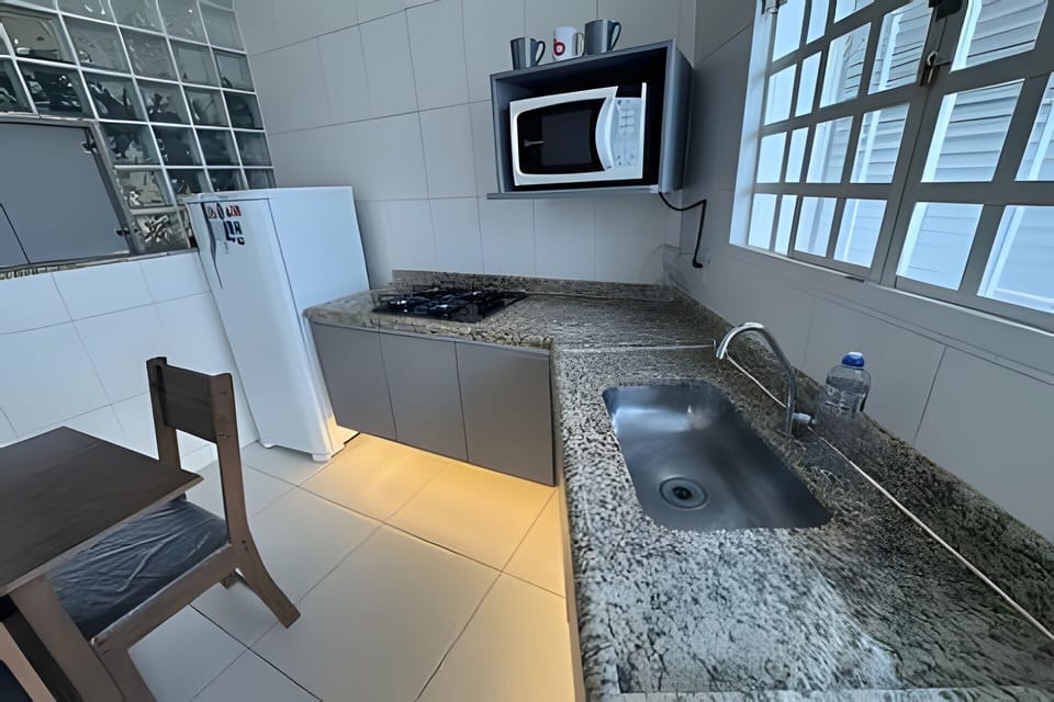Basic Shared Dormitory | Private kitchen | Fridge, microwave, oven, stovetop