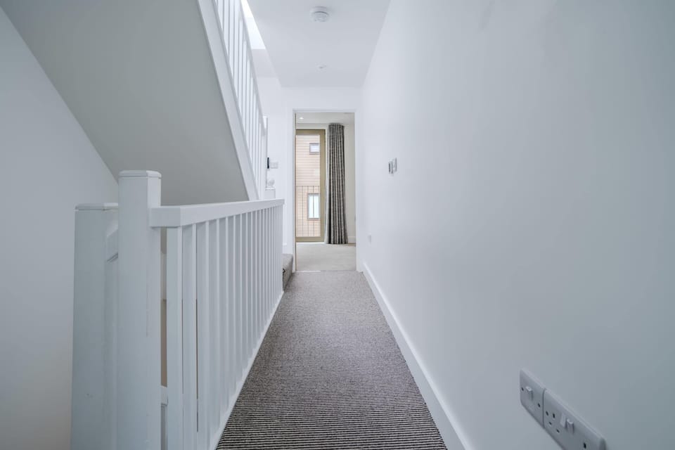 House | 4 bedrooms, desk, Internet