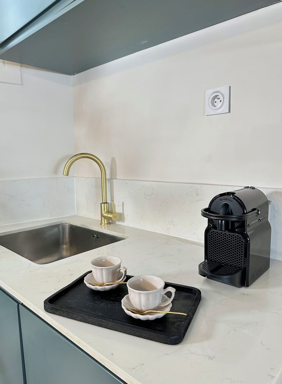 Deluxe Apartment, Courtyard View | Private kitchen | Espresso maker, electric kettle, toaster, freezer